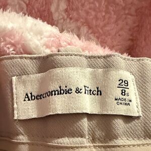 Abercrombie & Fitch Tan Trousers ( Business casual)
Size 29 short
NWT